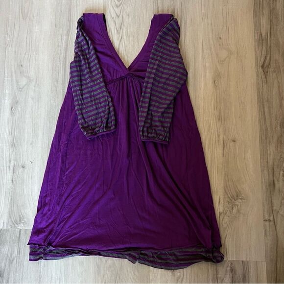 EUC Splendid dress sz L purple and heathered grey stripes. 3/4 sleeves deep V - Picture 10 of 12